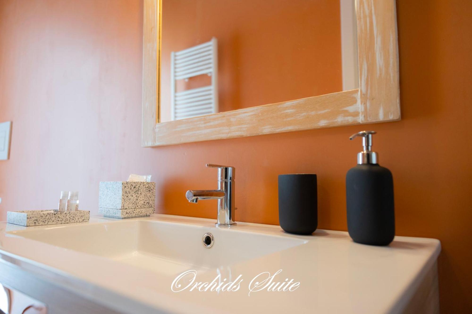 Orchids Suite Bari Esterno foto